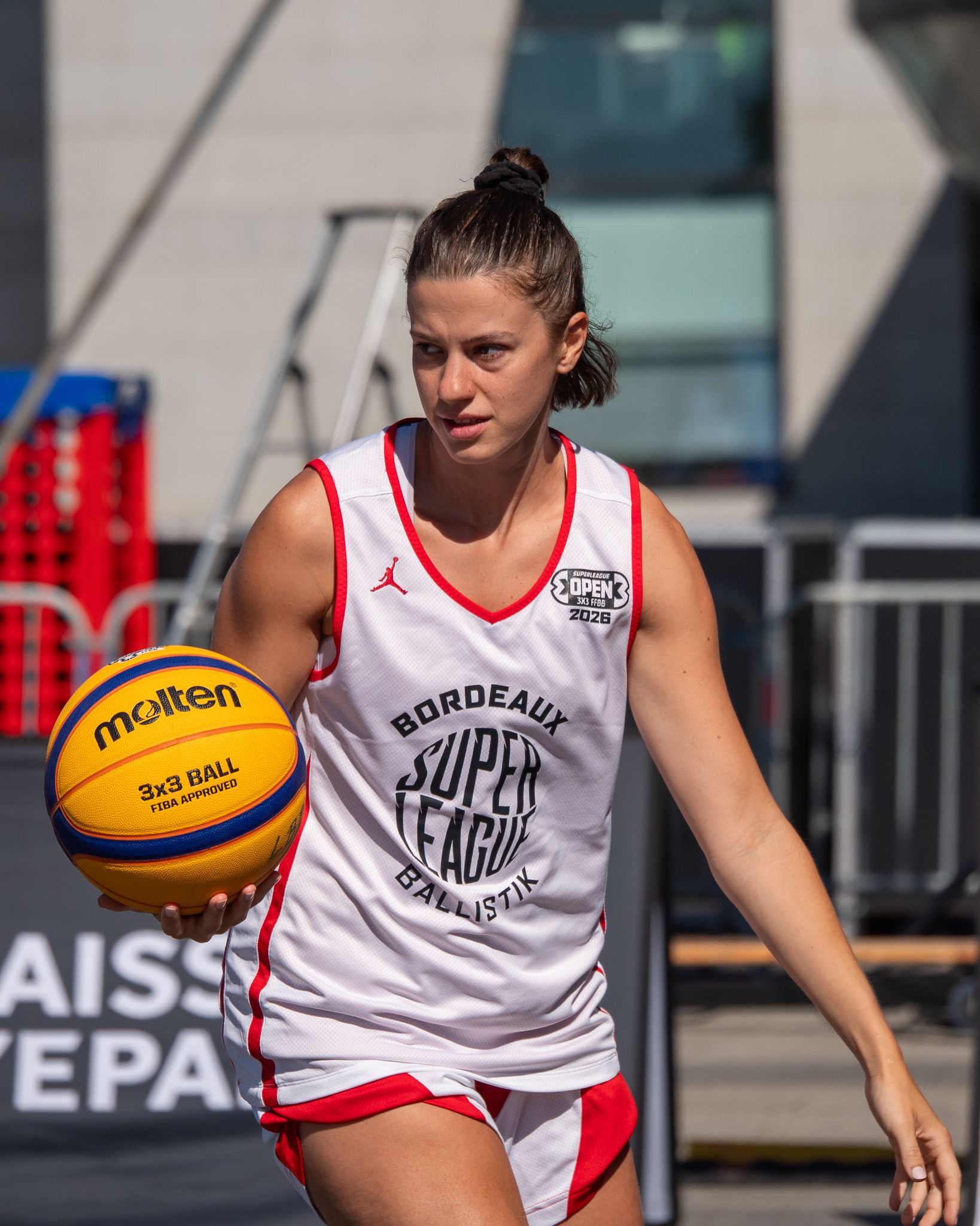 Claire Parisi – Bordeaux Ballistik